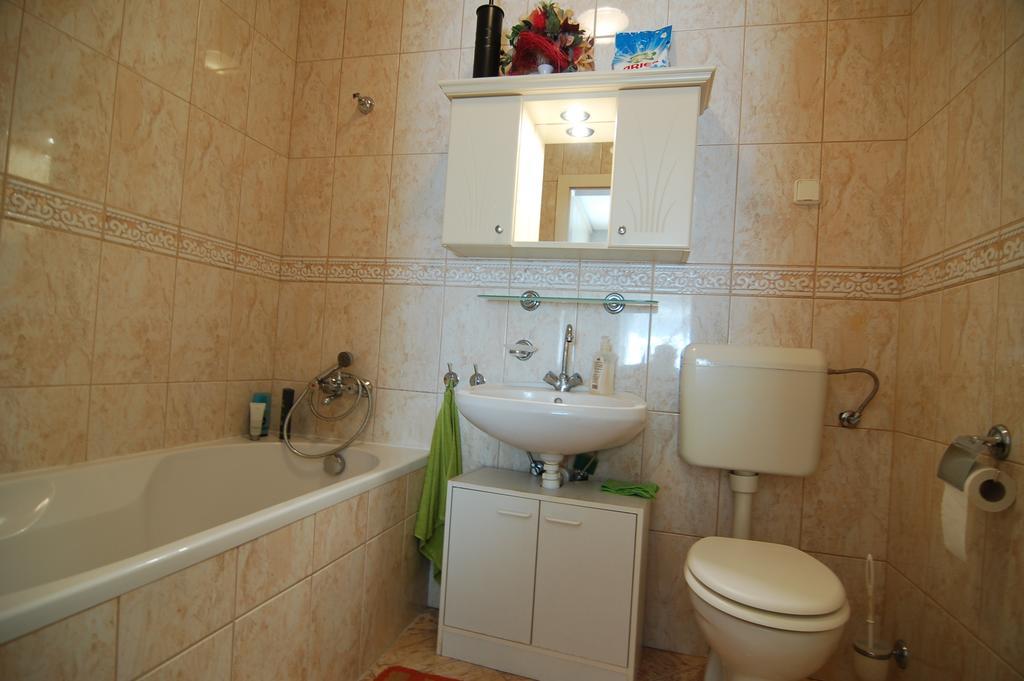 David Apartman Дьюла Экстерьер фото